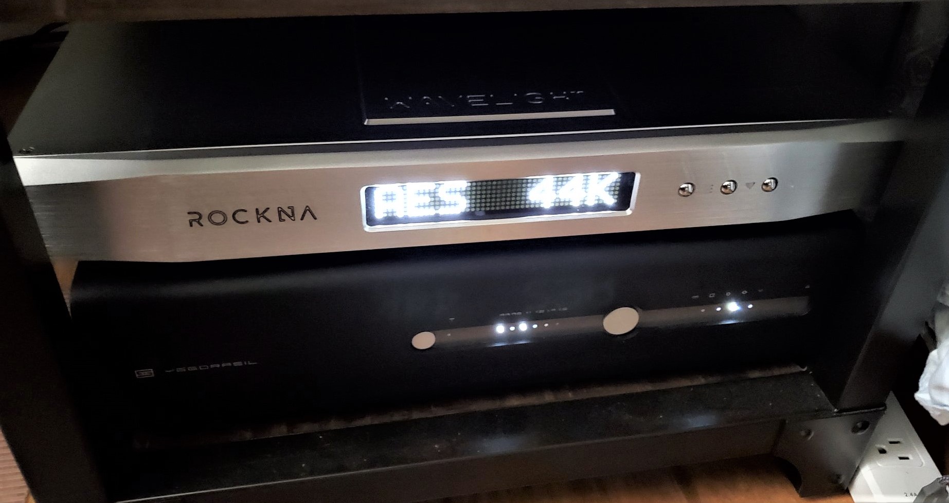 Rockna Wavelight Dac VS Schiit Yggdrasil