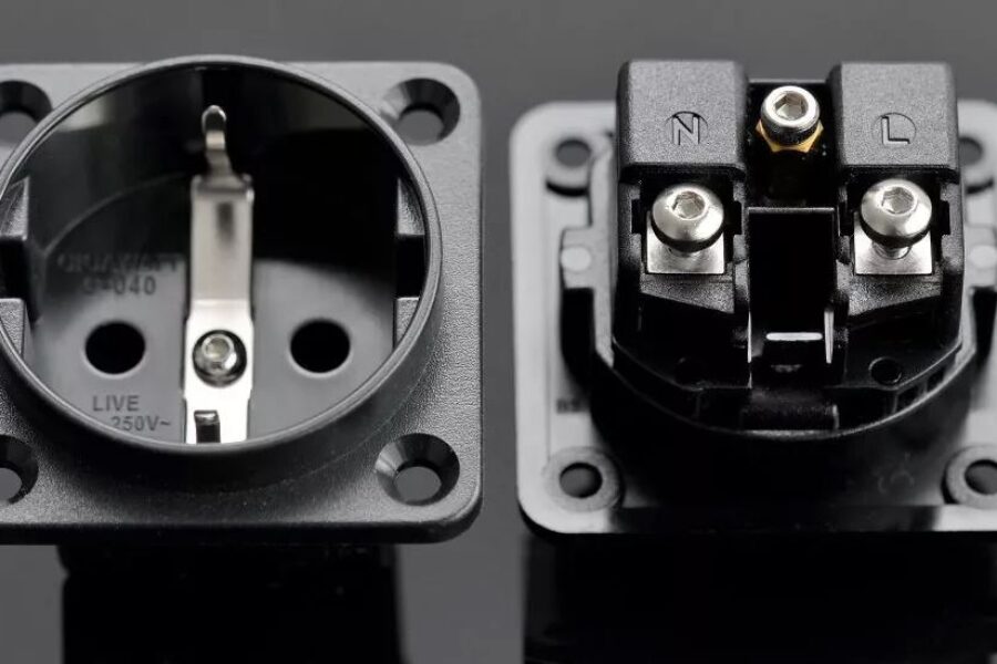 Gigawatt G 040 Schuko for assembly – 33 €