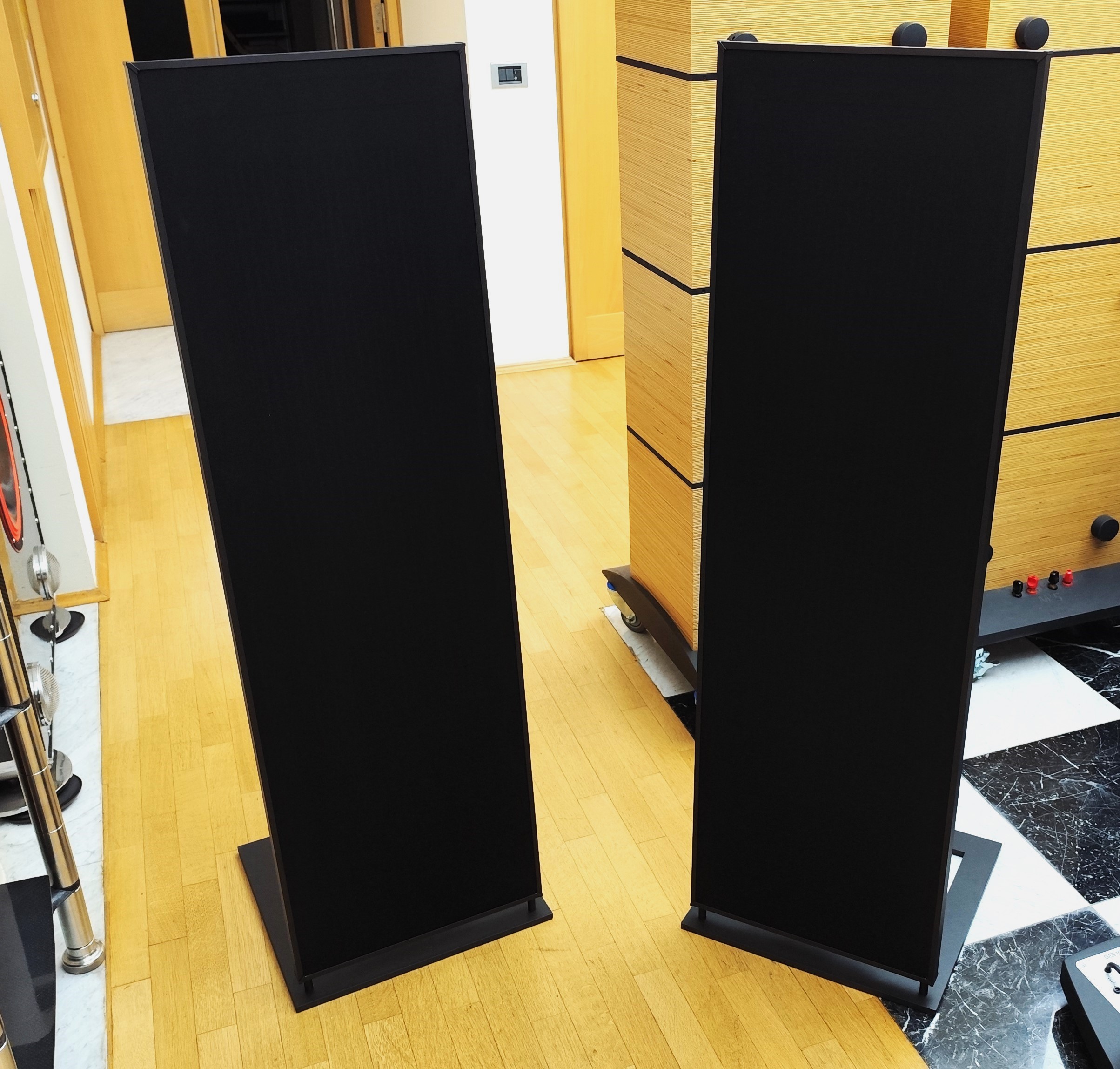 In negozio i diffusori planari Fonica International